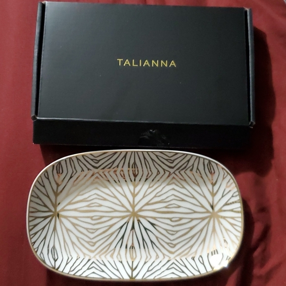 Talianna Lilypad Catchall Tray - Picture 2 of 3